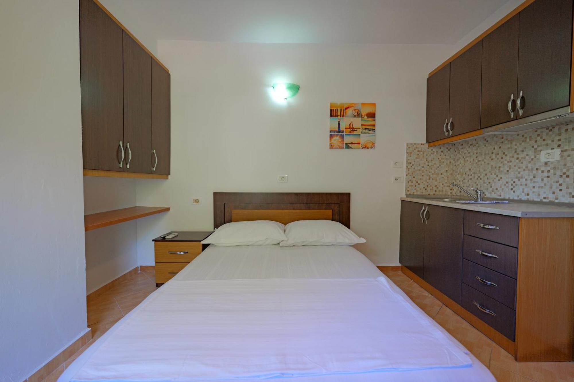 Vila En Ad Aparthotel Ksamil Ngoại thất bức ảnh